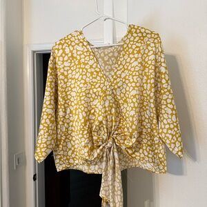*NWOT* Yellow Leopard Patterned Women's Top